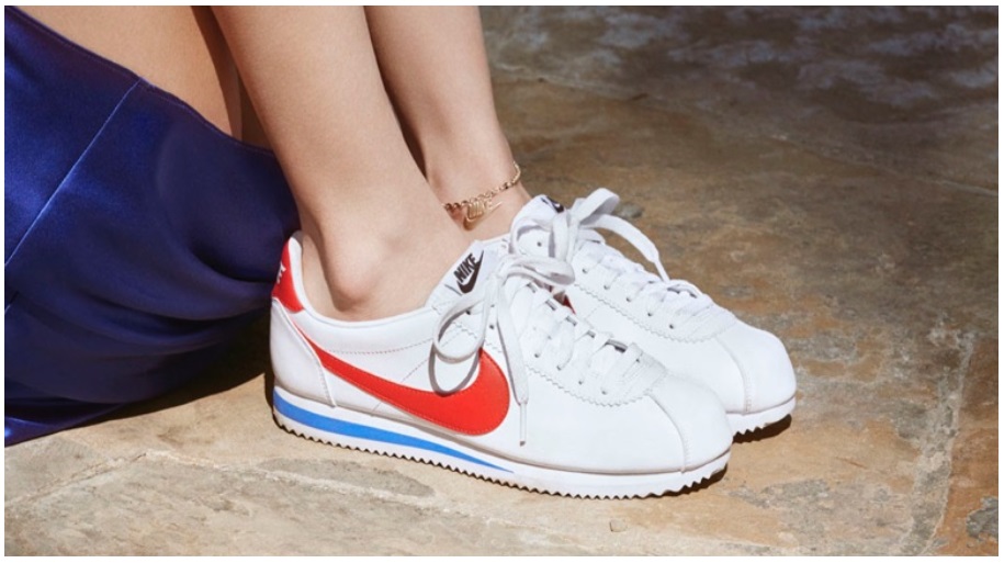 Bella Hadid ve spolupráci s Nike přináší znovuzrozené Cortez boty. 
